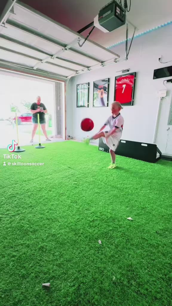 Soccer Training Ball for Kids - SKILLOON Juggling Trainer